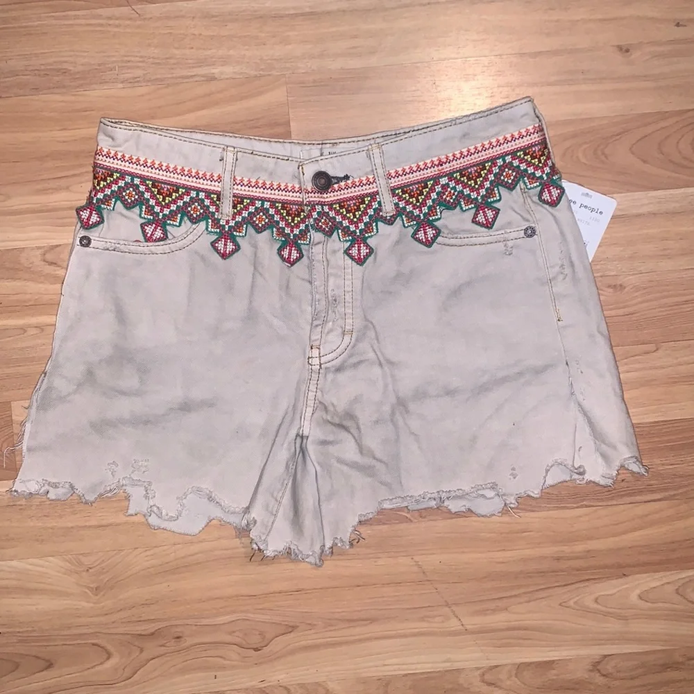We the free | Aztec borderline pattern shorts size 25 - Picture 3 of 10